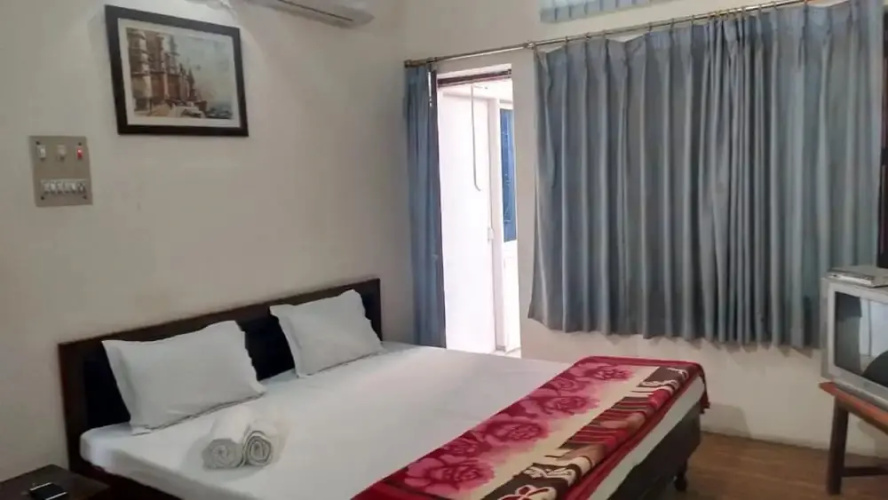 Esan Guest House Varanasi by Goroomgo
