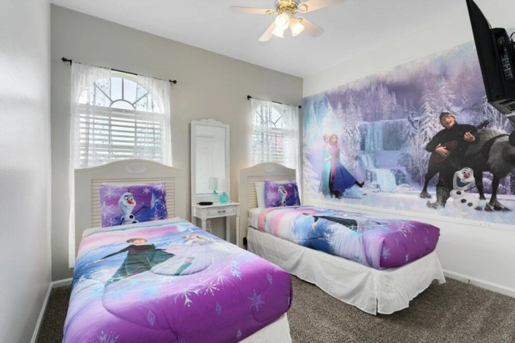 4 Bedrooms, 3 Baths, No Rear Neighbors 4 Villa by RedAwning