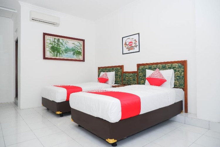 Standard Twin room