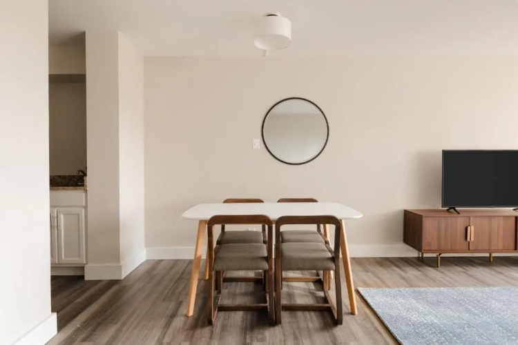 Georgetown Suites