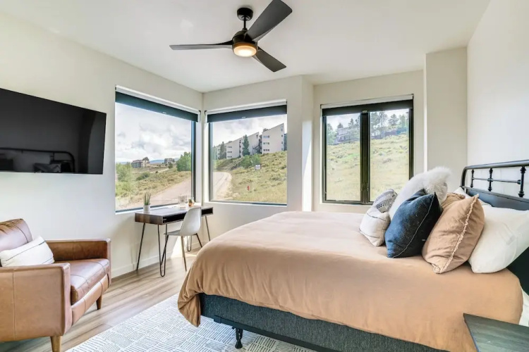 Mtn-view 'slopeside Chalet' in Granby Ranch!