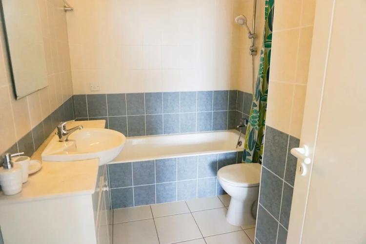 Iris Village, Apt 201, Block 12