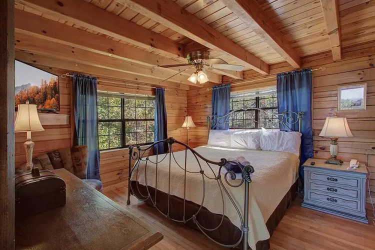 A Stellar 2bed 2bath Minutes to Parkway