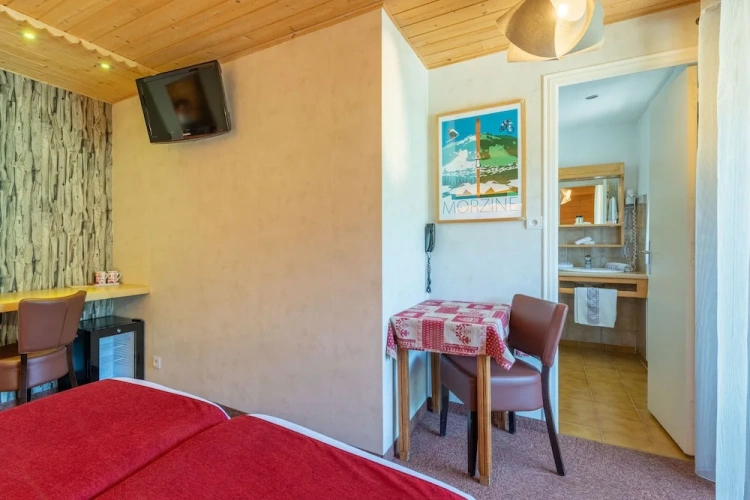 Standard Double room with balcony and with mountain view