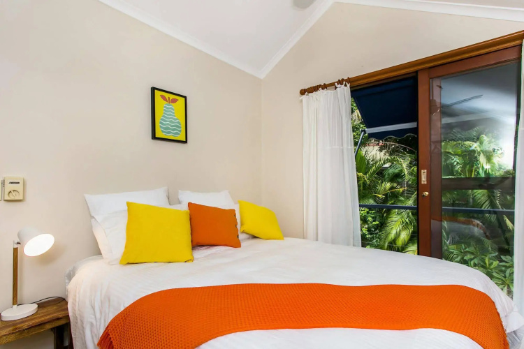Bottlebrush Cottage