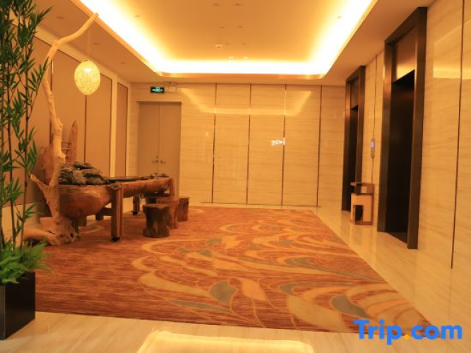 Poch Dream Hotel