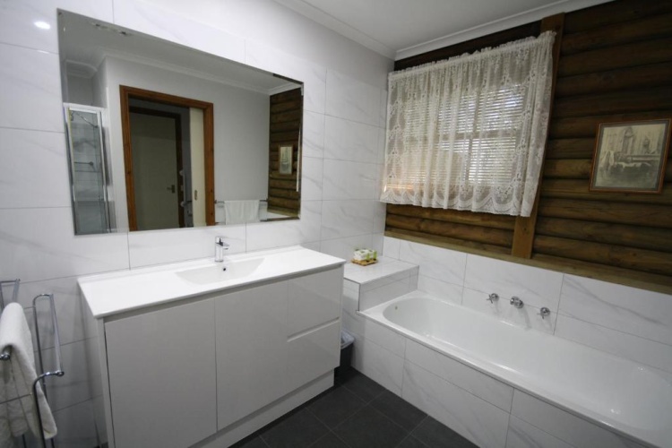 2 Bedrooms Cottage