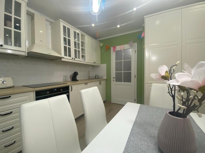 3 Bedrooms Apartment