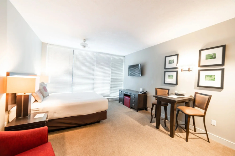 The Oswego Hotel