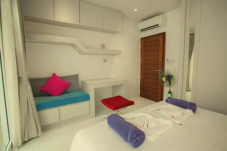 Nee Pool Villa