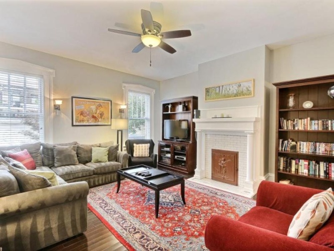 4 Bedrooms Cottage