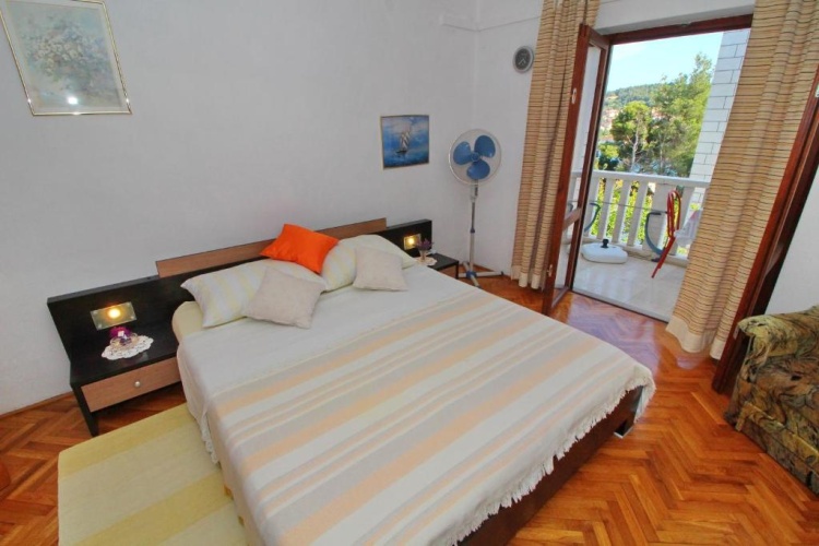 Apartment with sea view