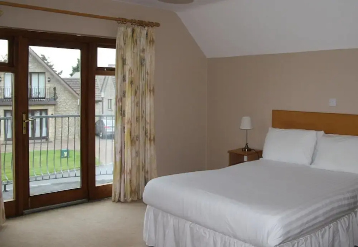 Galway Bay Lodge