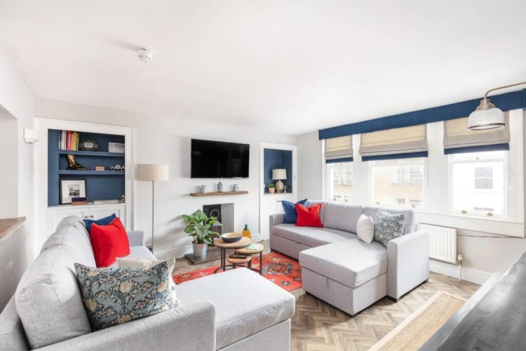 2 Bedrooms Apartment