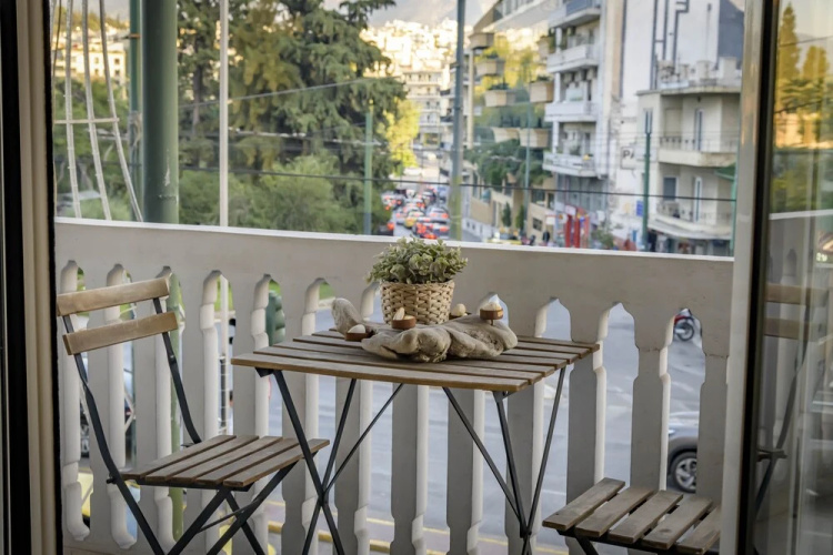 Acropolis homm Urban Oasis