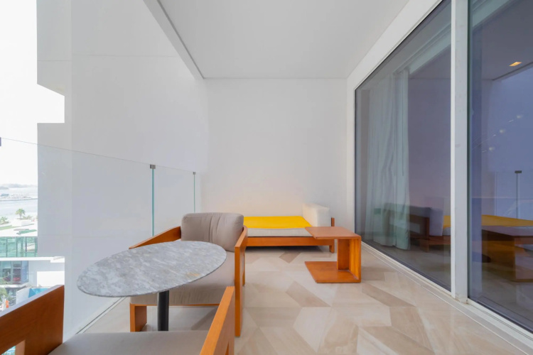DXB - Five - 40608 - PJ