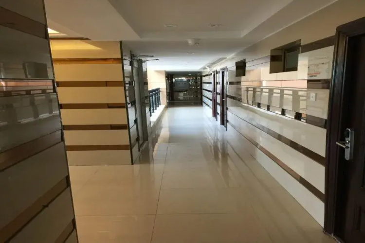 Weaver Hotel & Condo