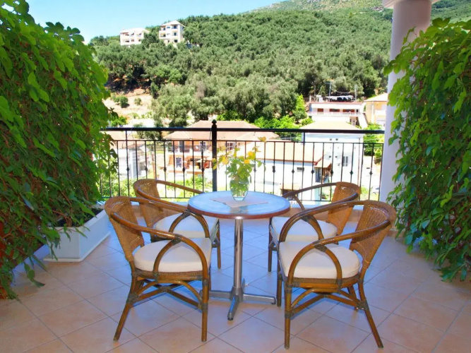 Nikas Villa Orange Apartments
