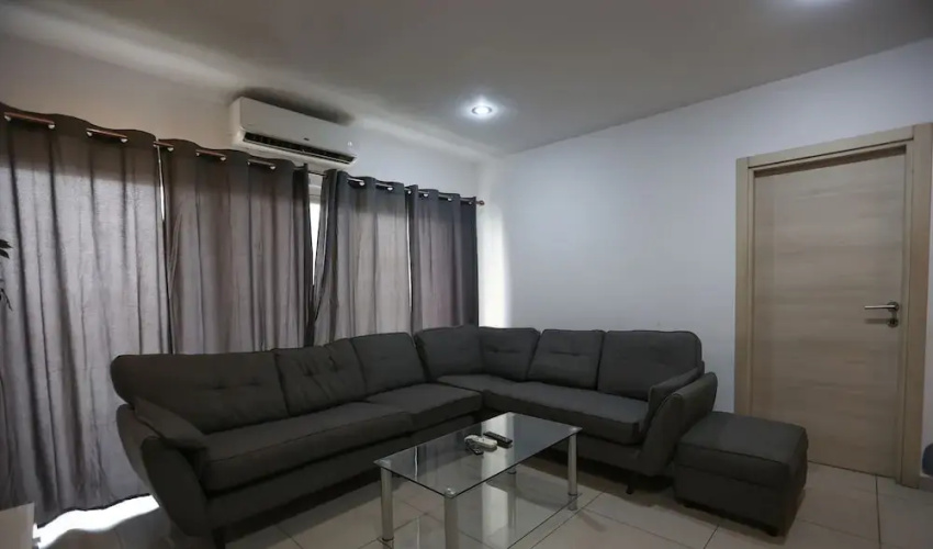 Gallery Luxury Suites by Cozy