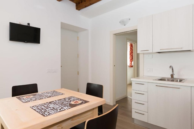 2 Bedrooms Apartment