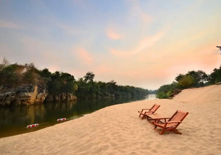 19 Degrees Resort
