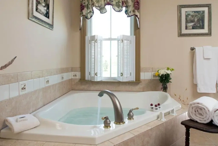 Suite with balcony