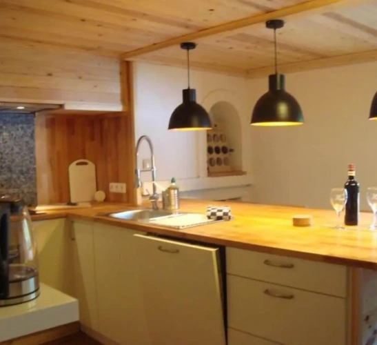 4 Bedrooms Apartment