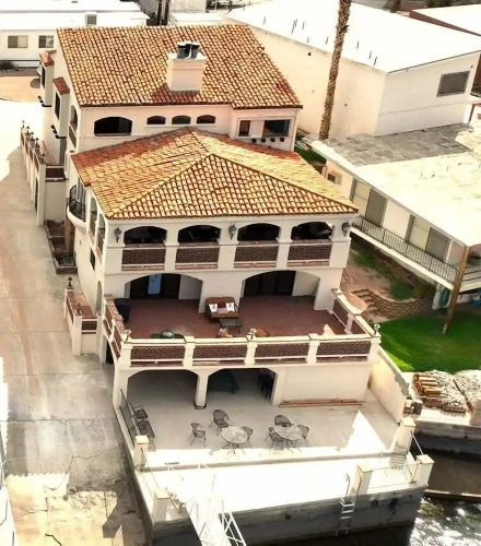 4 Bedrooms Cottage