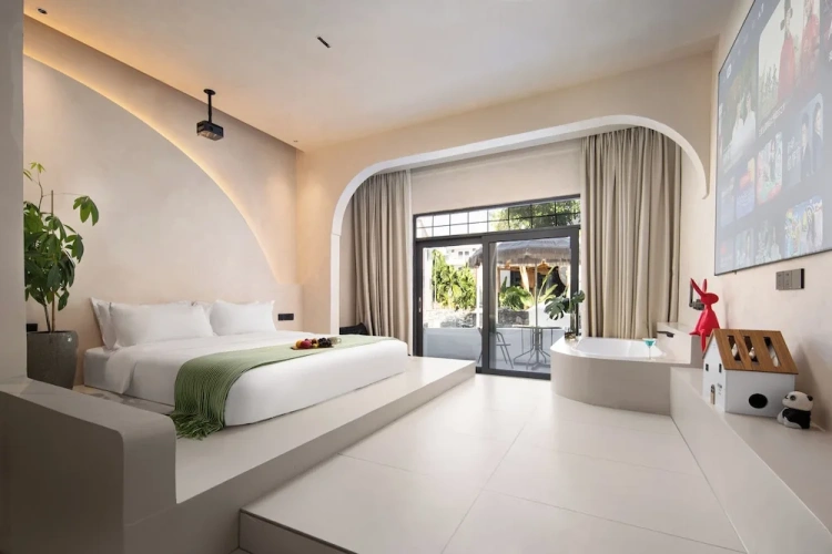 Deluxe Double room with courtyard view