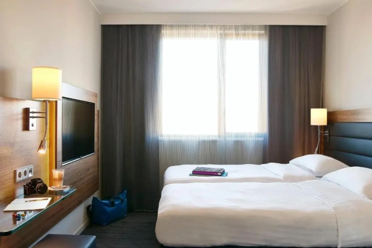 Moxy Twin room