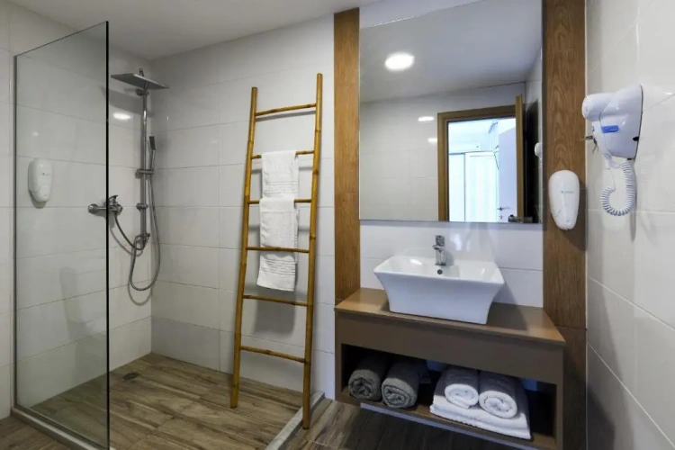 Standard Double Basement room