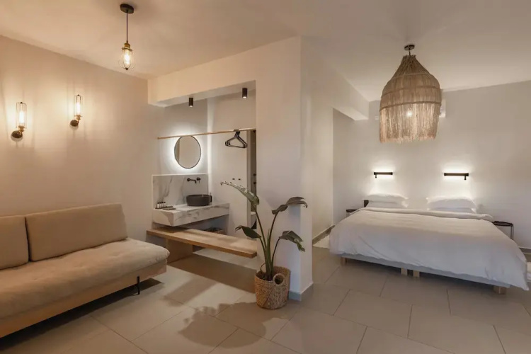 Amal Kythnos Suites