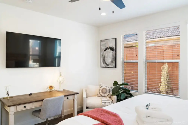 Le Blanc 365 5 Bedroom Home by RedAwning