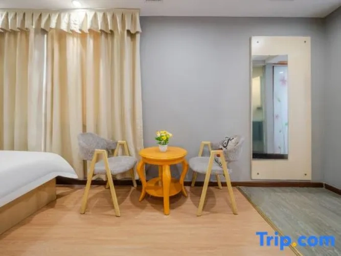 1 Bedroom Business Suite