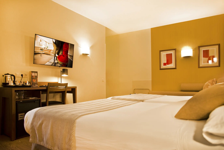 Los Condes Hotel