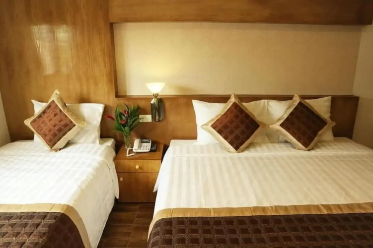 V Central Hotel