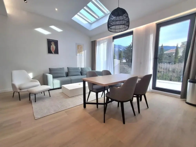 Onia Luxury Escape