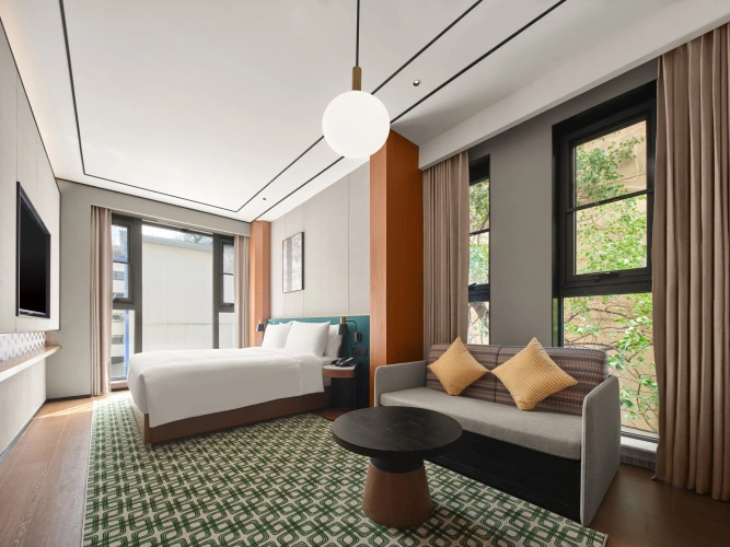 Deluxe Single Suite