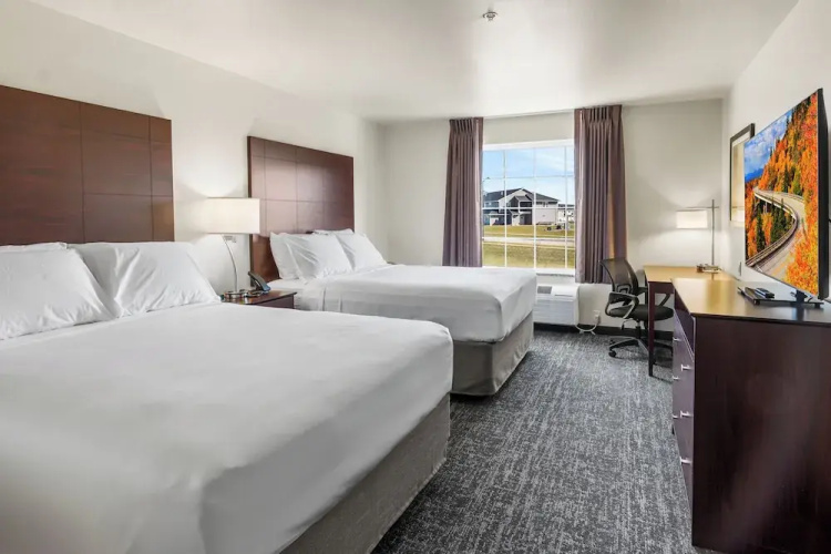 Cobblestone Hotel & Suites - Eaton