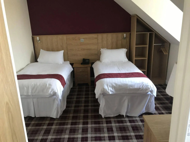 19th Hole Hotel