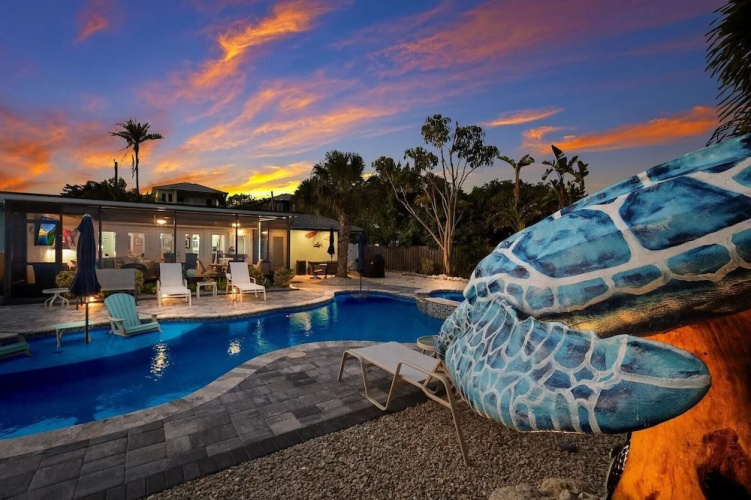 Bayside Bliss 3 Bedroom Home by RedAwning