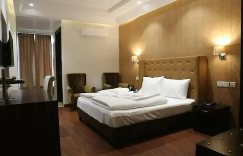 Awadh Inn