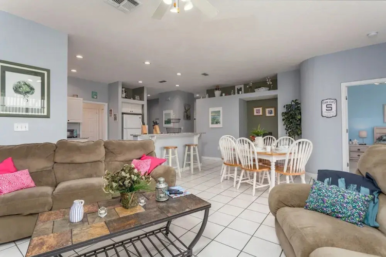 Sunset Lakes Villas