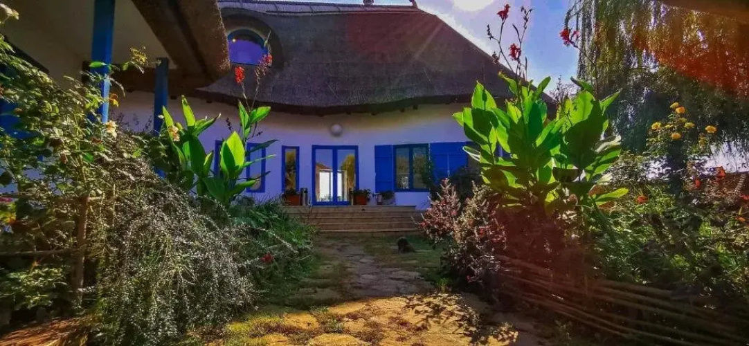 5 Chirpici - Small Traditional Resort