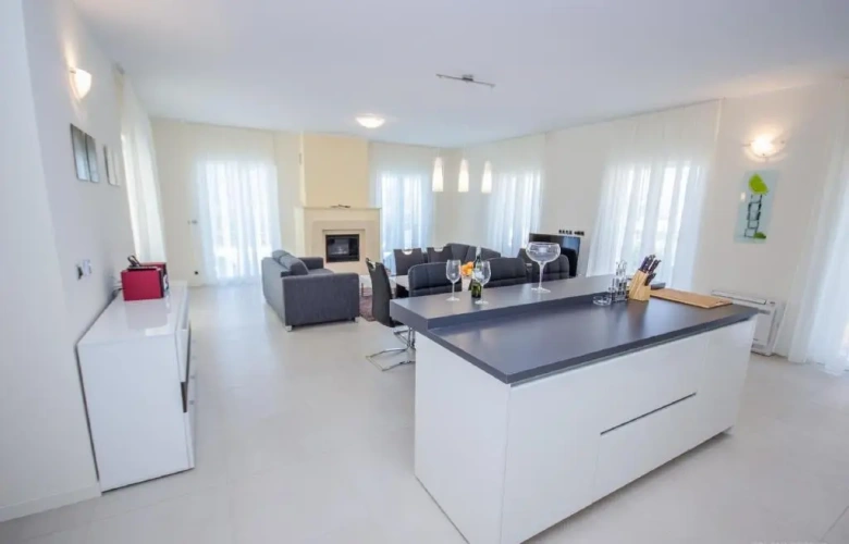 3 Bedrooms Villa