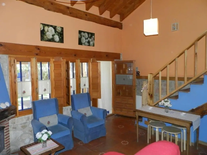 2 Bedrooms Cottage
