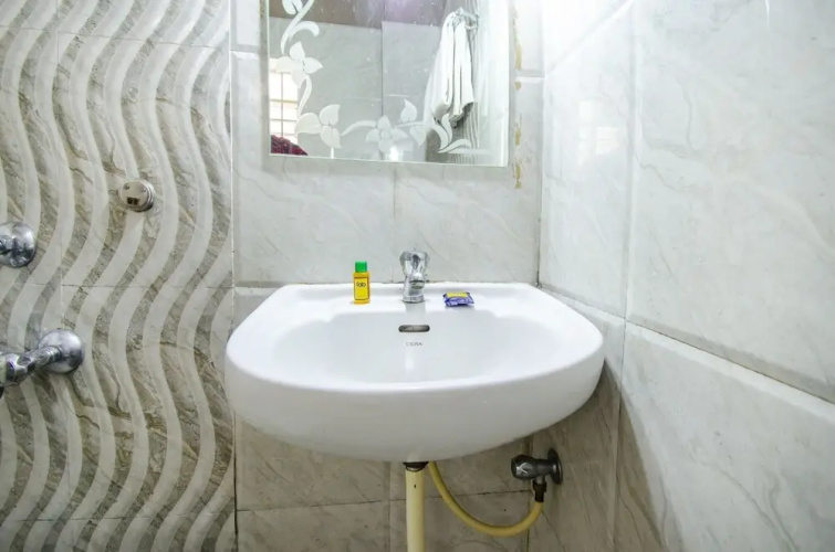 Emirates Suites by FabHotels