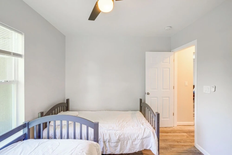 2 Bedrooms Cottage