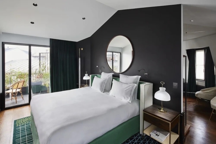 Suite with balcony
