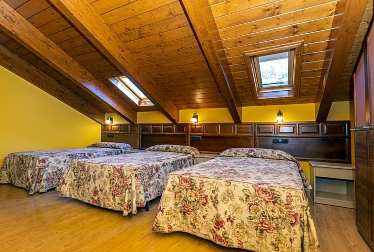 Standard Triple Attic room